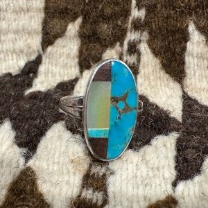 Sterling Silver .925 Inlaid Turquoise And Mother Of Pearl Ring Size 6.5